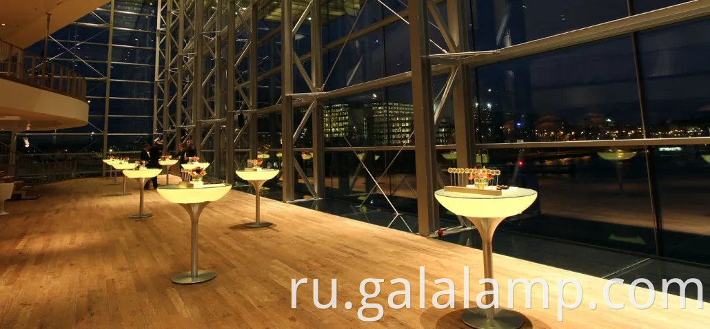 Современные сиденья кубика для шикарных встреч на открытом воздухе